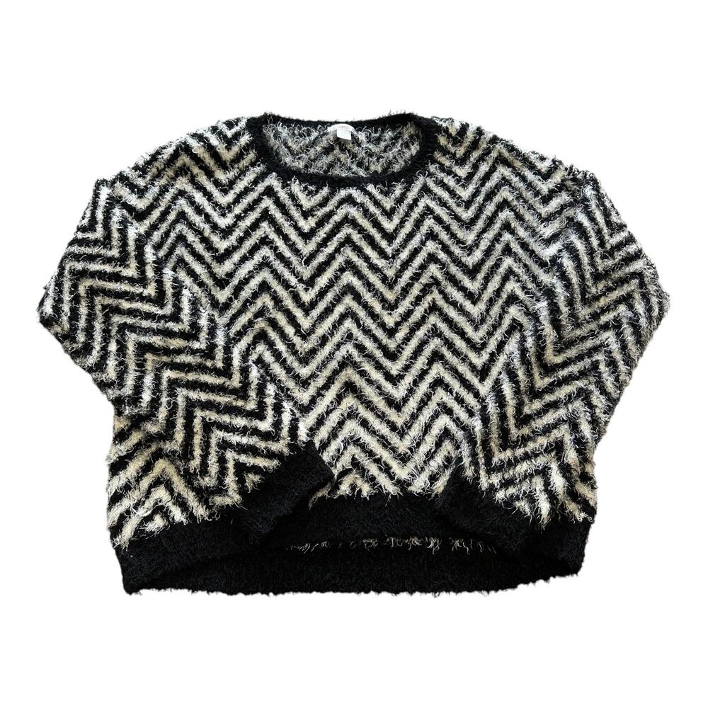 Womens Sweater Size Large Black White Fuzzy Zig Zag Casual Winter Wear